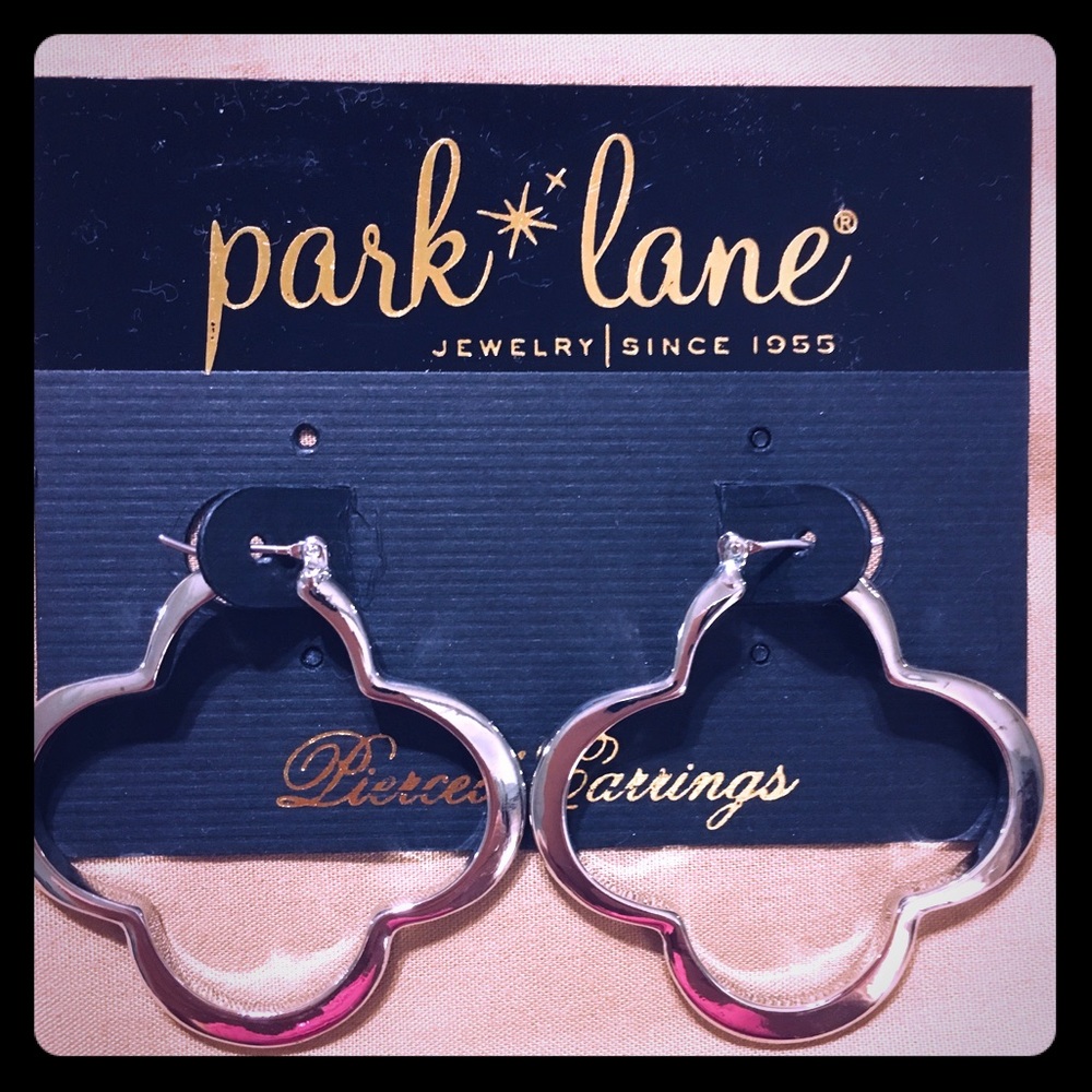 Park Lane quatrefoil earrings NWOT